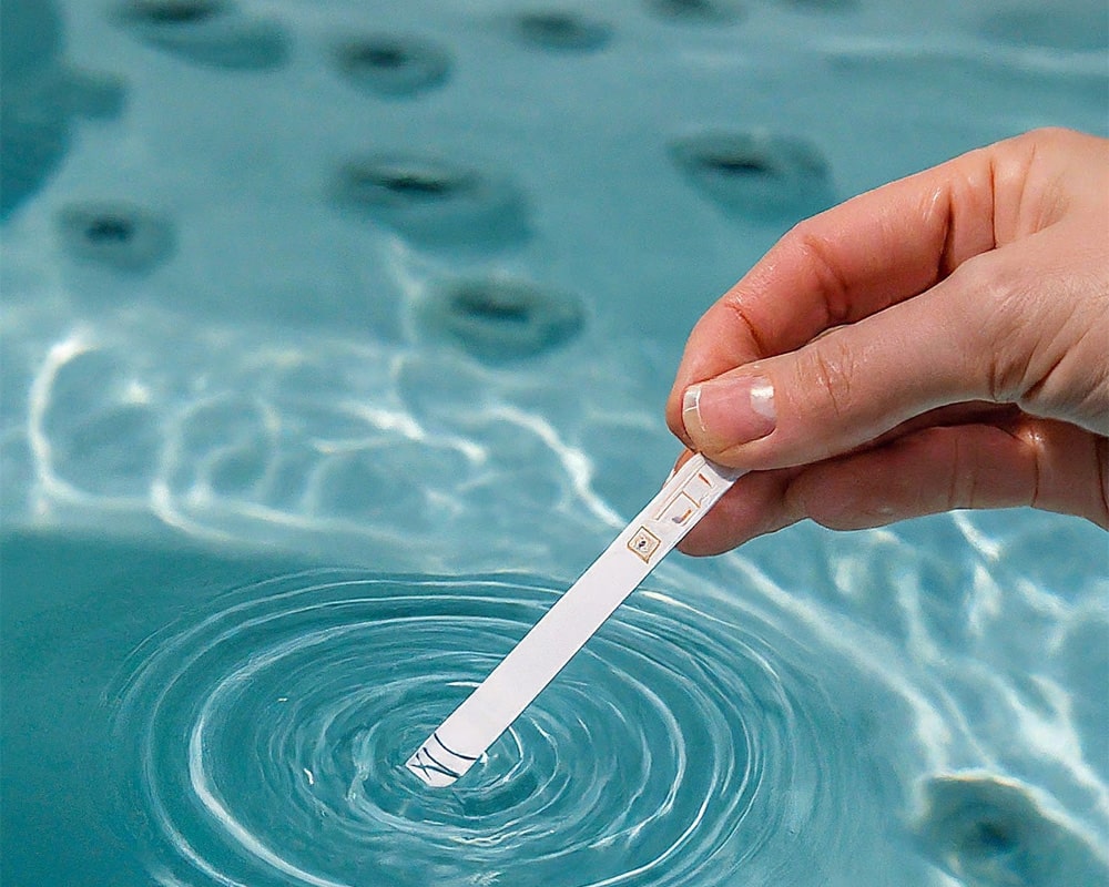 water examination with test strip 2